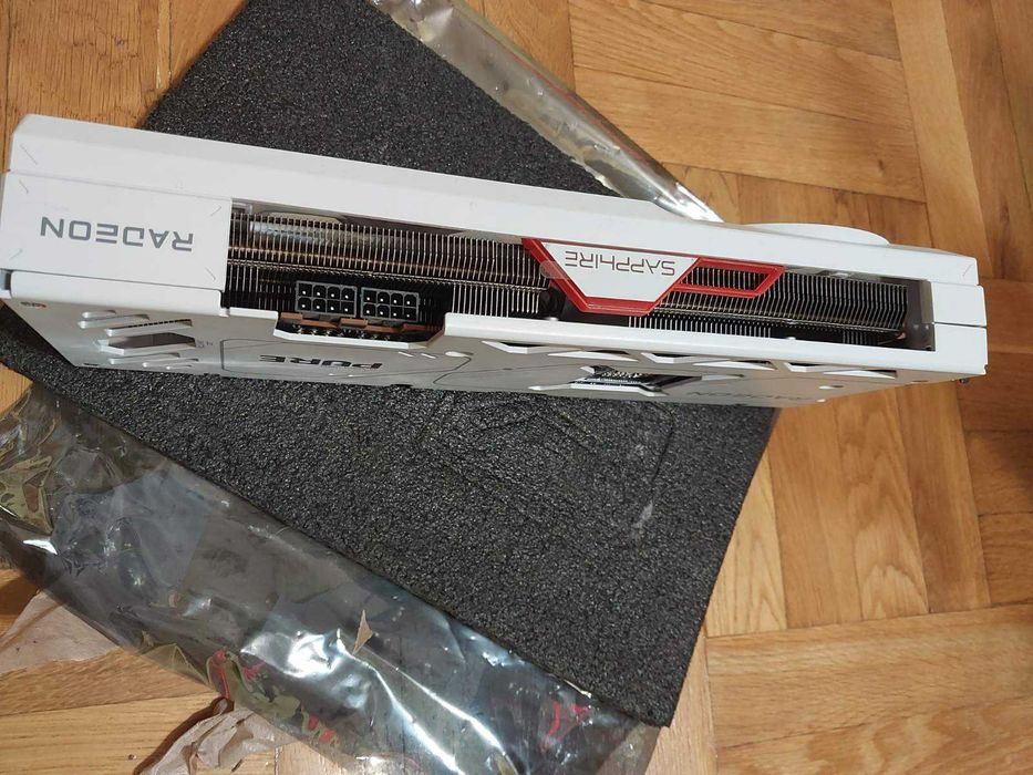 Sapphire Pure RX 7700XT 12GB Gaming OC White