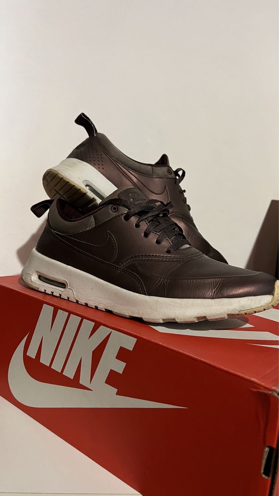 Дамски маратонки NIKE