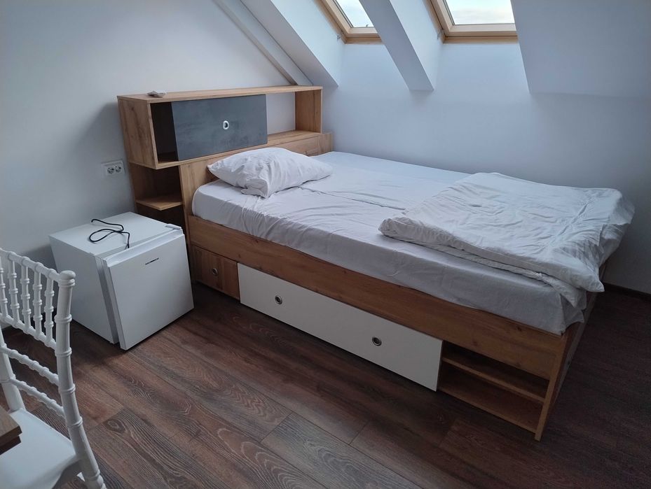 Închiriez   camere in regim hotelier