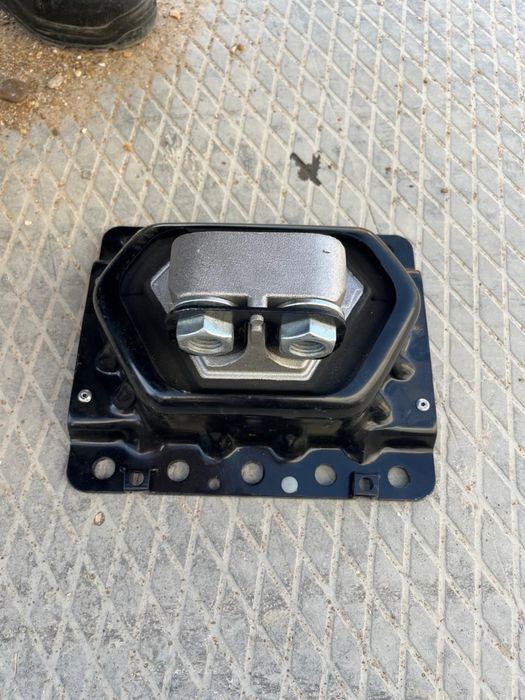 Опора двигателя Вольво