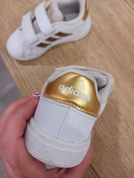 Оригинални детски маратонки на Adidas
