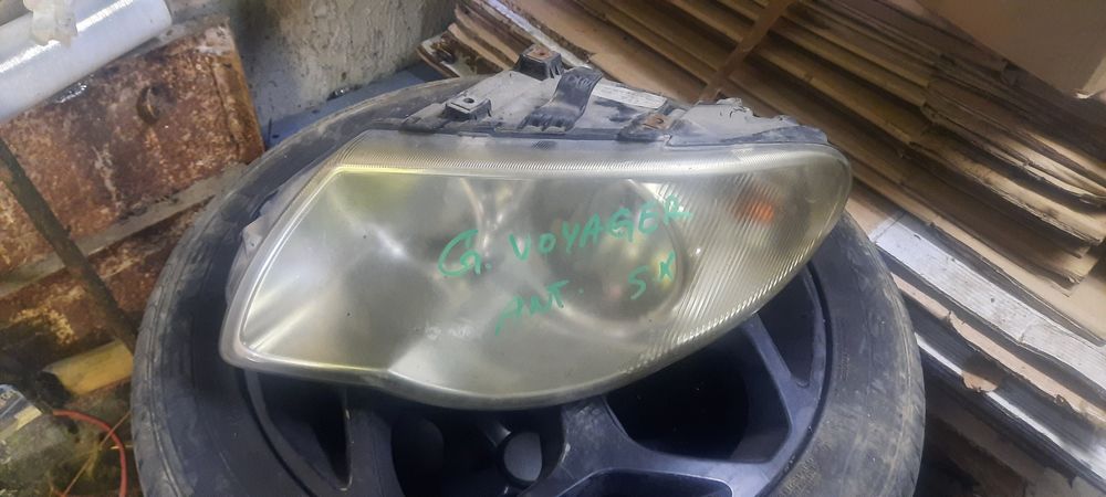 Chrysler Voyager - оригинален фар