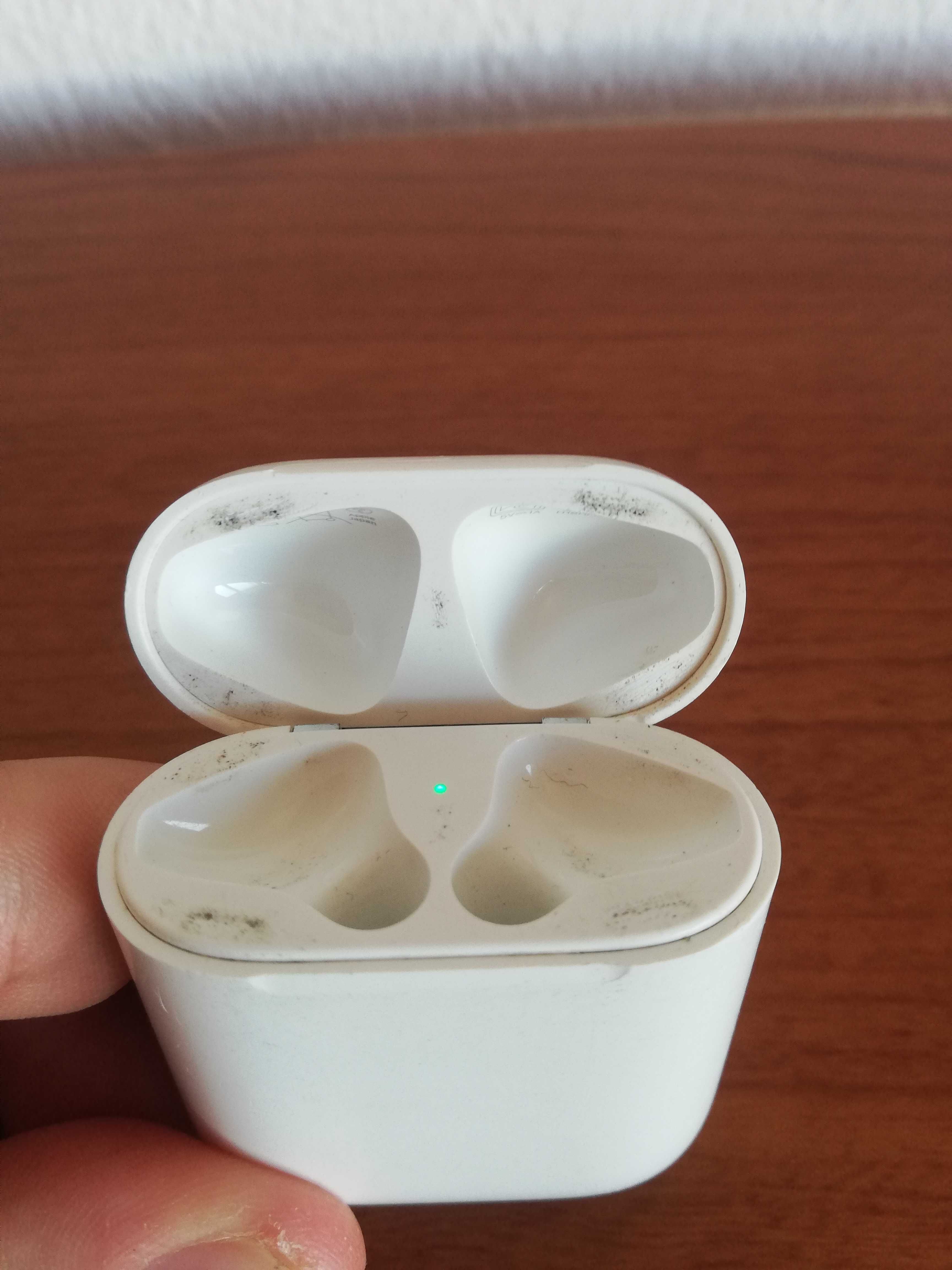 Apple Airpods 2gn А1602 зарядна кутия