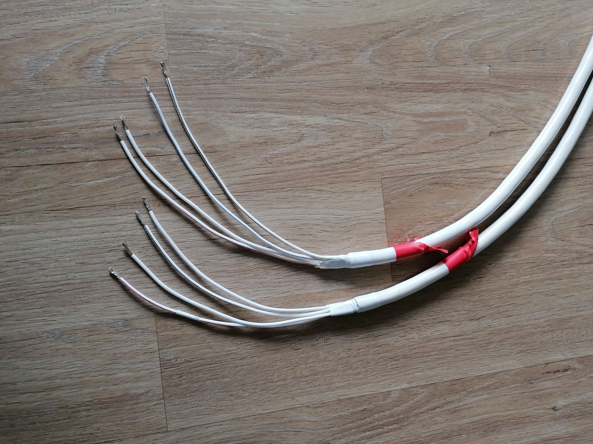 Chord Odyssey 4 - Bi-Wire, кабел за тонколони
Четири жилен тонколонен