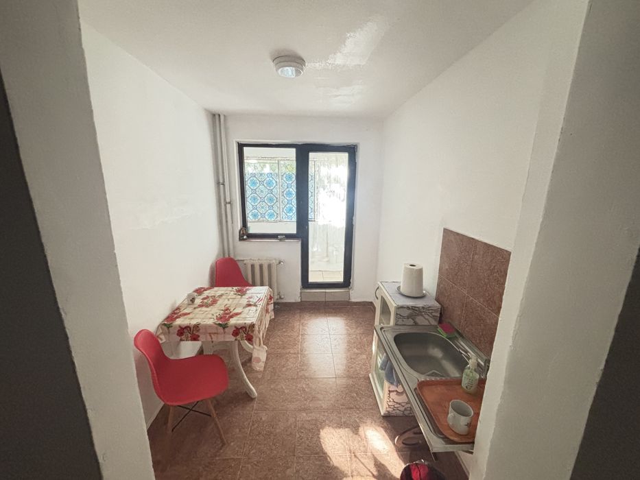 Inchiriez apartament cu 2 camere zona Abator pe termen lung