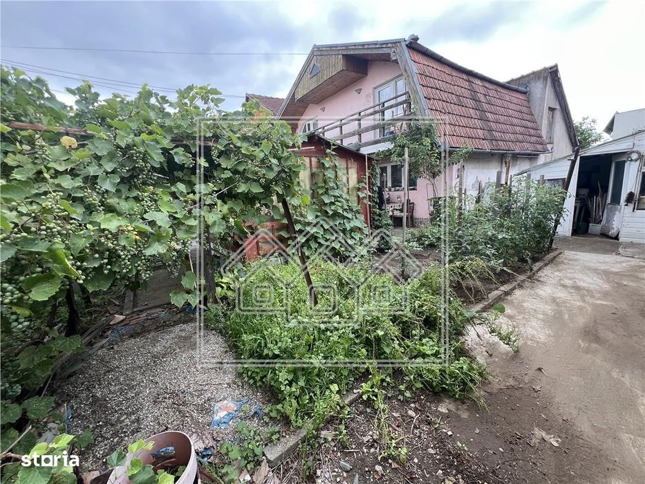 Casa individuala cu curte, gradina, acces auto - Zona Strand