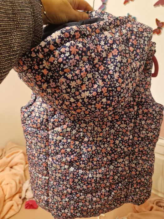 Lot hainute 4-6 ani in stare buna.