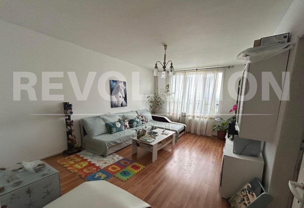 Двустаен апартамент в ж.к. Сухата река