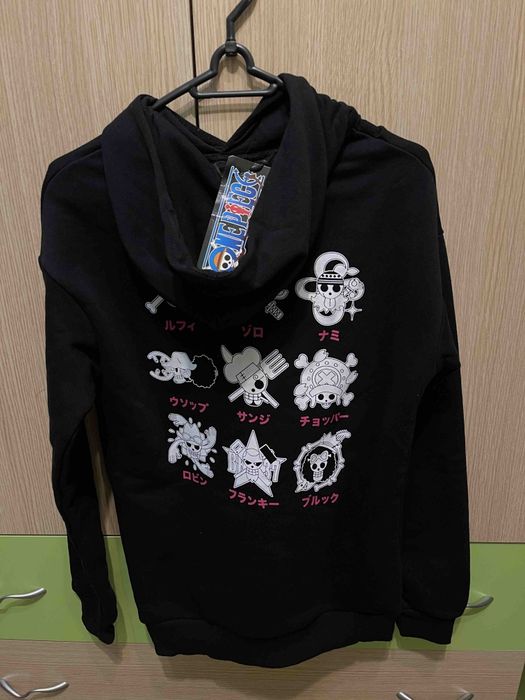 Суичър на аниме за тийнейджъри