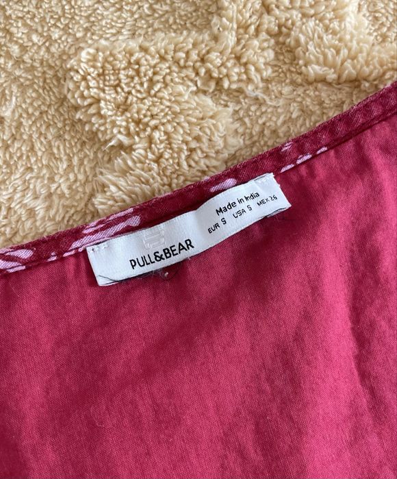 Rochita pull&bear marimea Xs-s