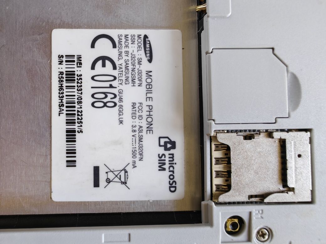 Продавам Samsung J3