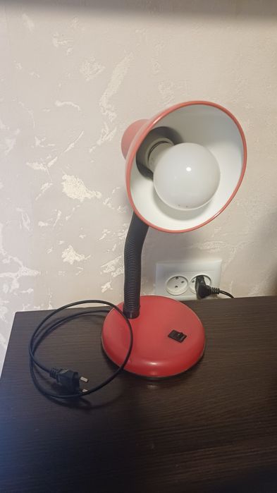 Светильник настольный