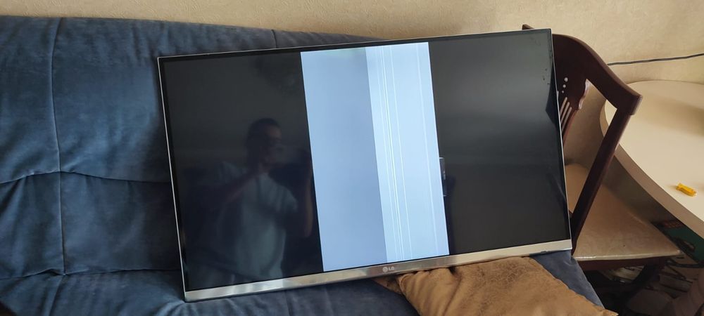 Телевизор LG дефектный