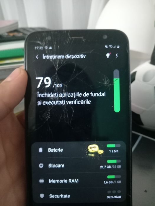 Telefon j6+ functional