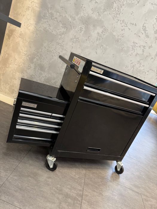 John barber and sons//Шкаф за барбър, фризьор или татуист