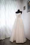 Rochie de mireasă simplă, elegantă și modernă