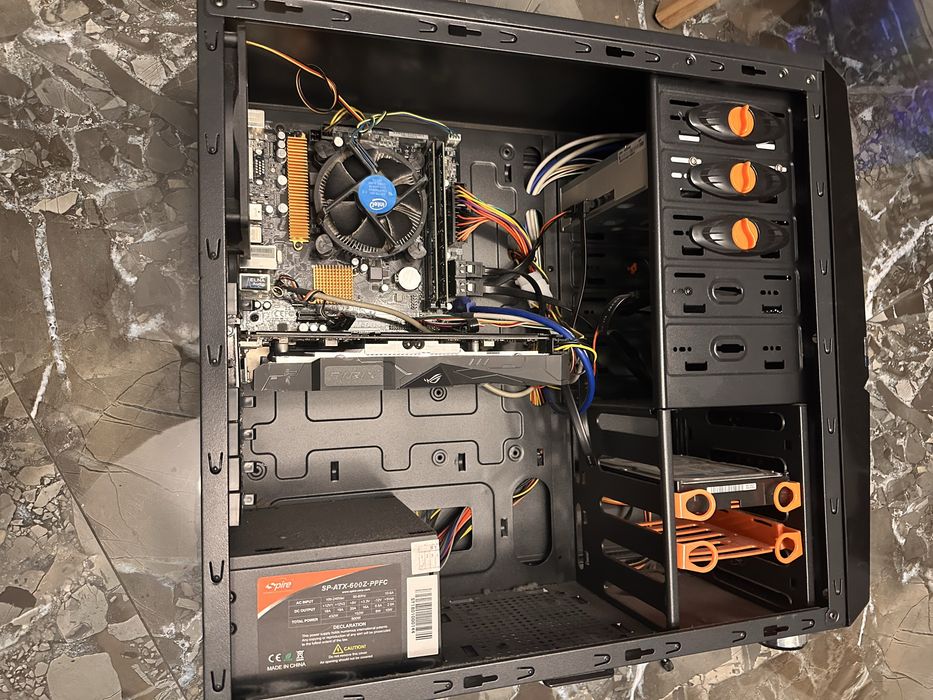 Vand PC gaming mouse tastatura cadou