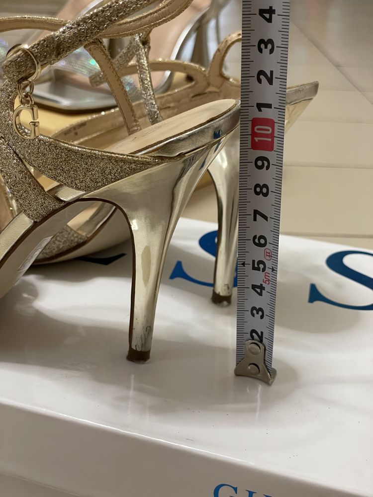 Официални сандандали на ток Guess и Menbur