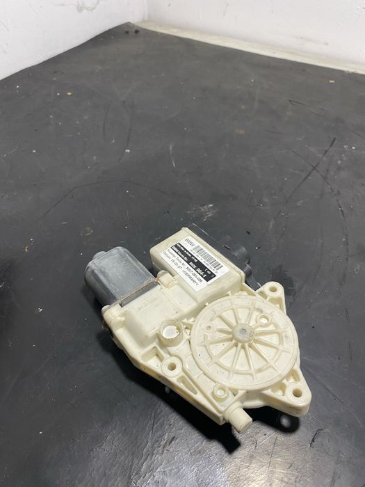 Motoras macara geam dreapta fata BMW X3 E83 | 6925964