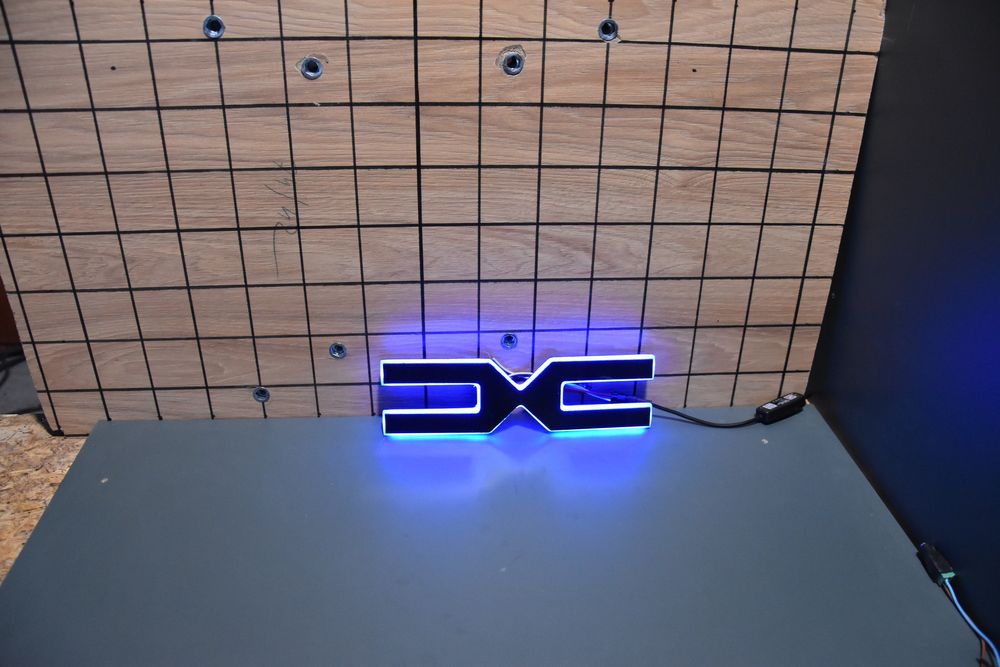 Sigla luminoasa multicolor