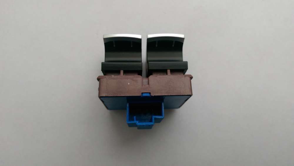 Buton crom deschidere portbagaj si usa rezervor VW Passat B6 CC Eos