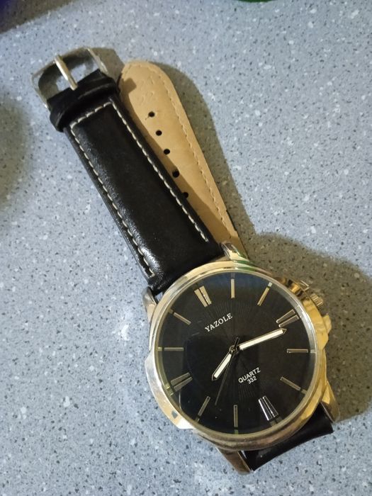 Часы мужские, кварц.