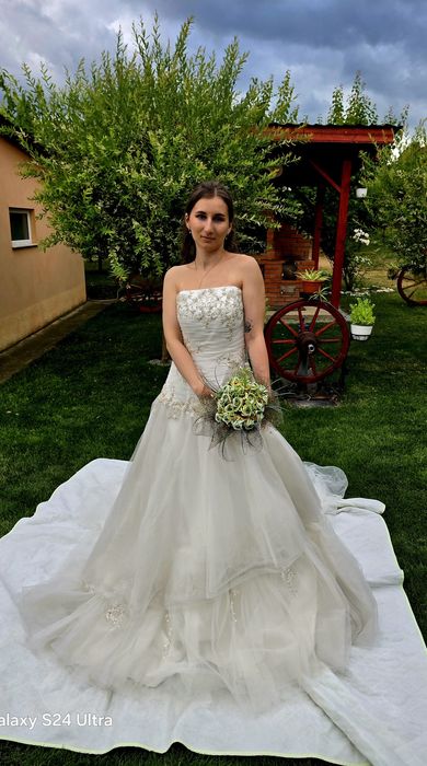 Rochie de mireasă pentru vânzare sau pentru închiriere