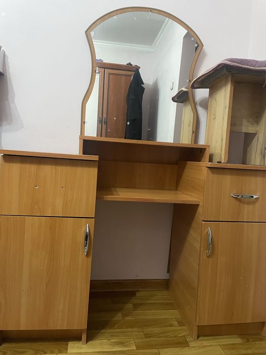 Тумба с зеркалом