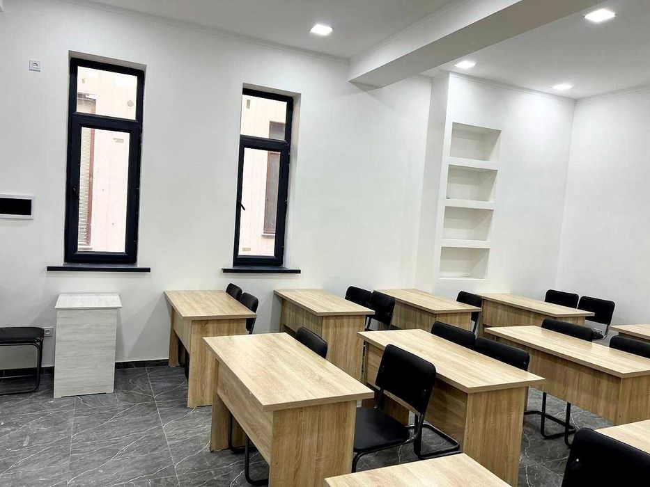 Сдаётся в аренду :  Офисное помещение, учебный центр.