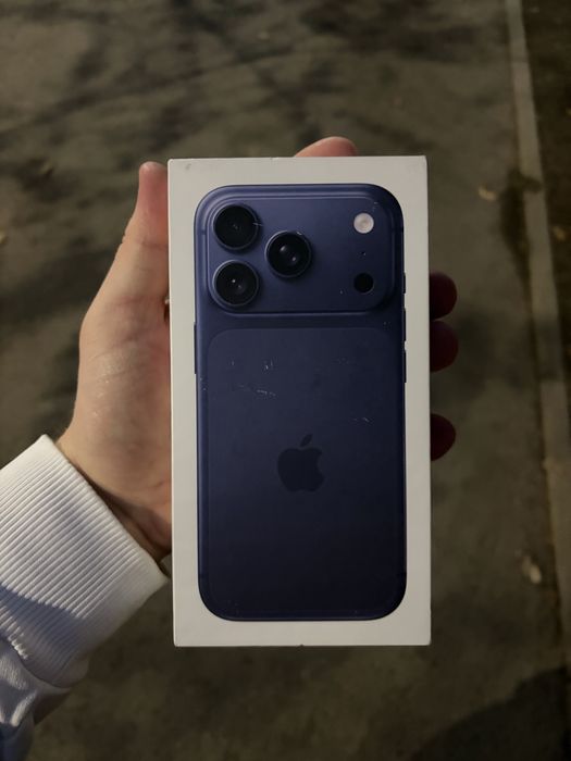 Iphone 17 pro 256 blue без торга!