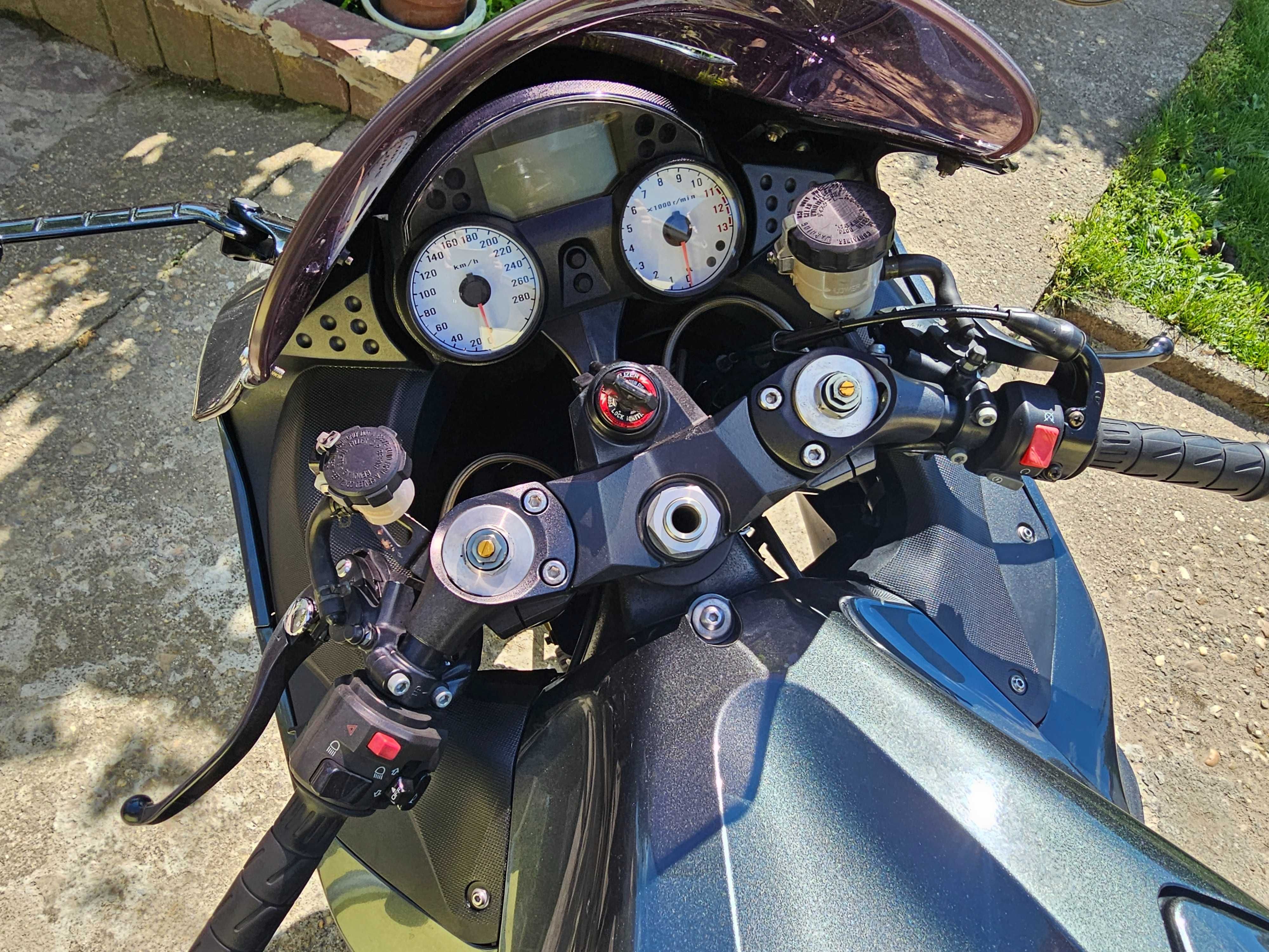 Kawasaki zzr1400, Zx14