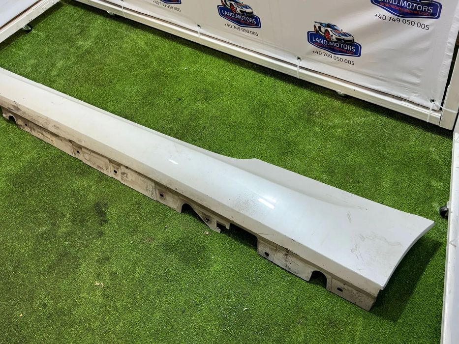 PRAG / ORNAMENT PRAG DREAPTA BMW SERIA 1 F20 118D SE 2.0 DIESEL 2012 COD OEM 51777293554 / 7293554 / HATCHBACK 2011-2019