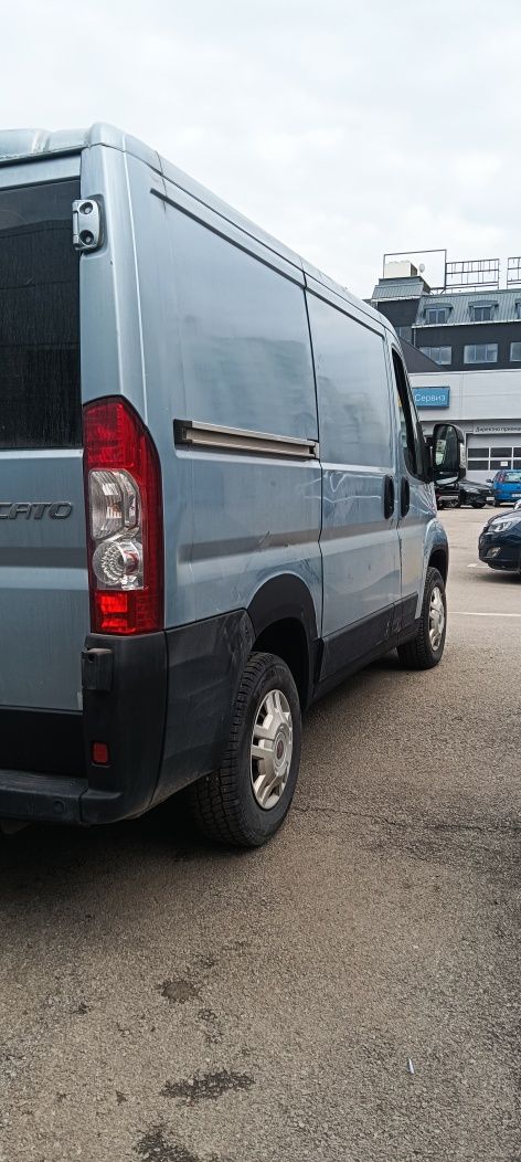 Продавам fiat ducato 2.2 бус е доста запазен за годинките си продава .