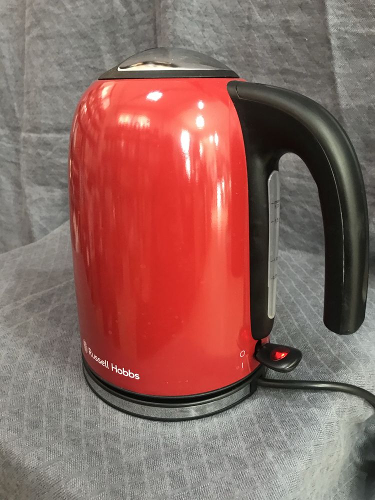 Електрическа кана Russell Hobbs