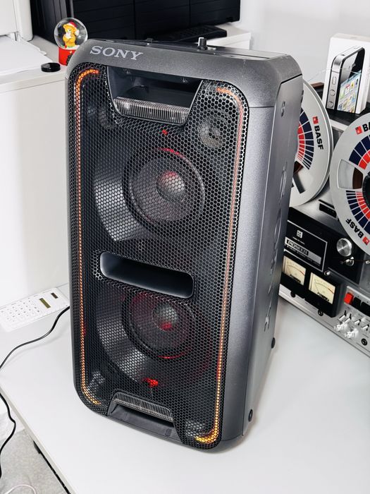 Boxă cu bluetooth și lumini SONY GTK-XB7,sunet foarte bun,extra bass!