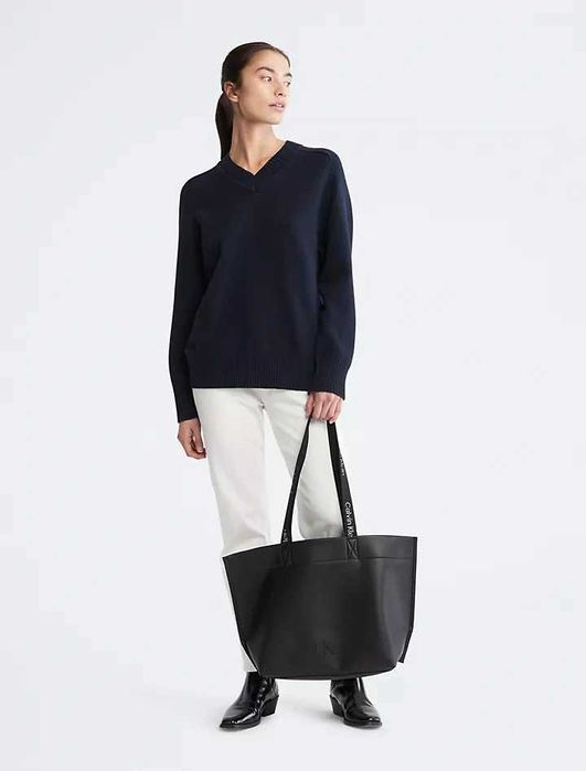 Calvin Klein оригинална страхотна дамска чанта