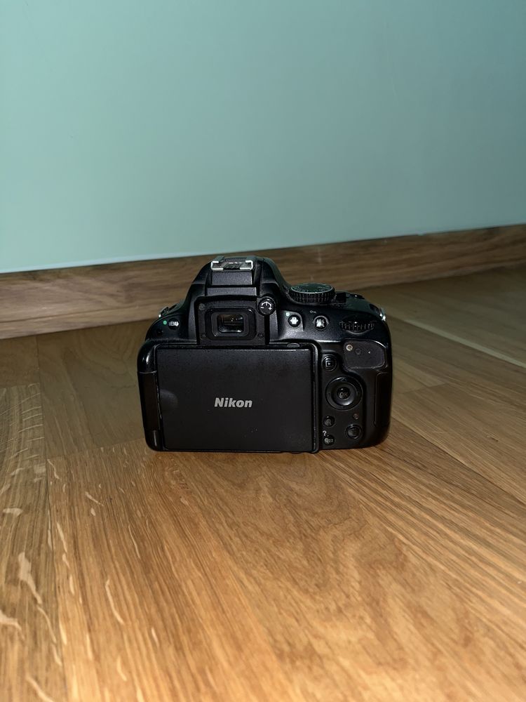 DSLR Nikon D5100