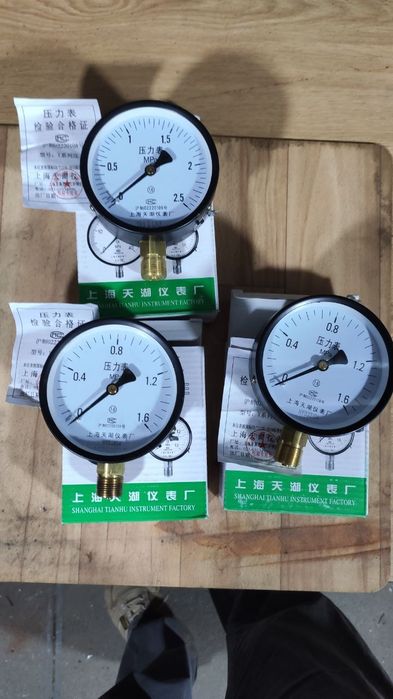 Продаются манометры