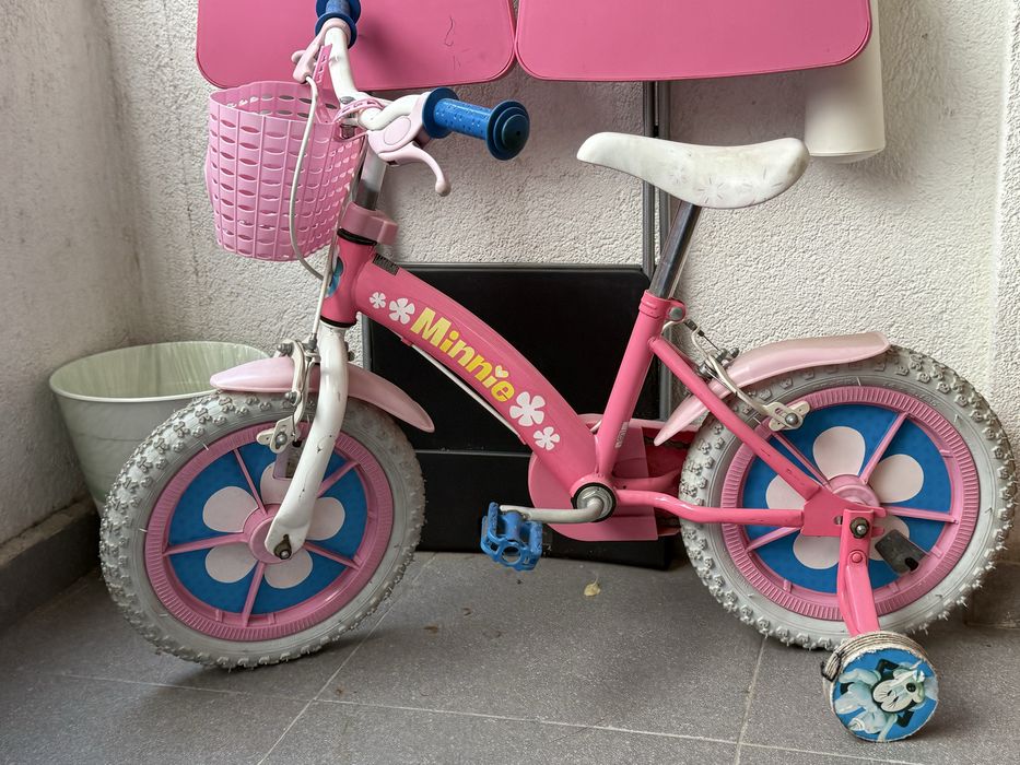 Bicicleta fete 14 inch  4-10 ani roz cu minnie Rahova ca noua