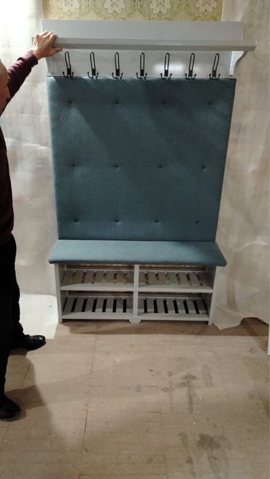 Прихожая новая из чистого дерева