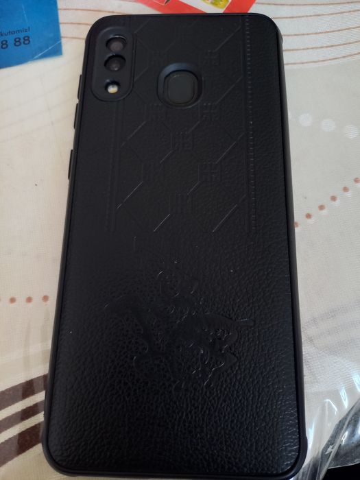 Samsung galaksi A20 idiyalniy