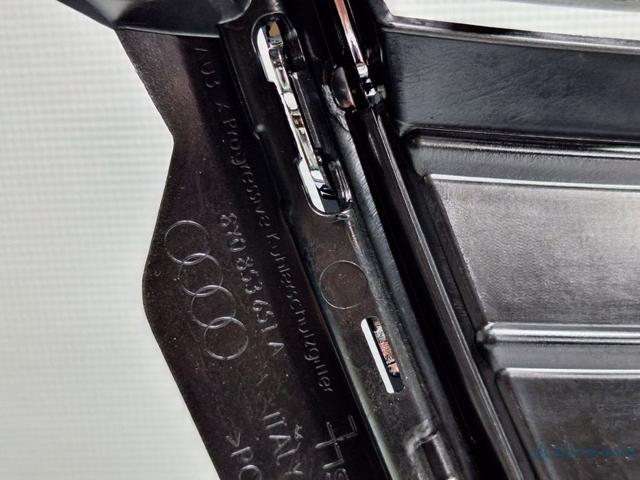 Grila radiator AUDI A3 IV Berlina 8Y [ 2020 - > ] 8Y0853651A