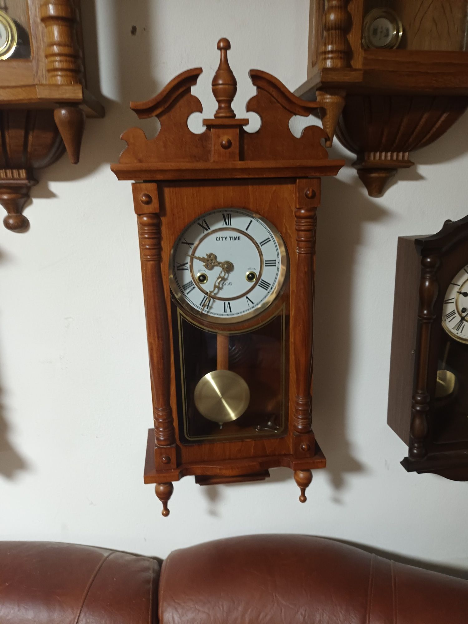 Ceasuri de perete cu pendul mecanice