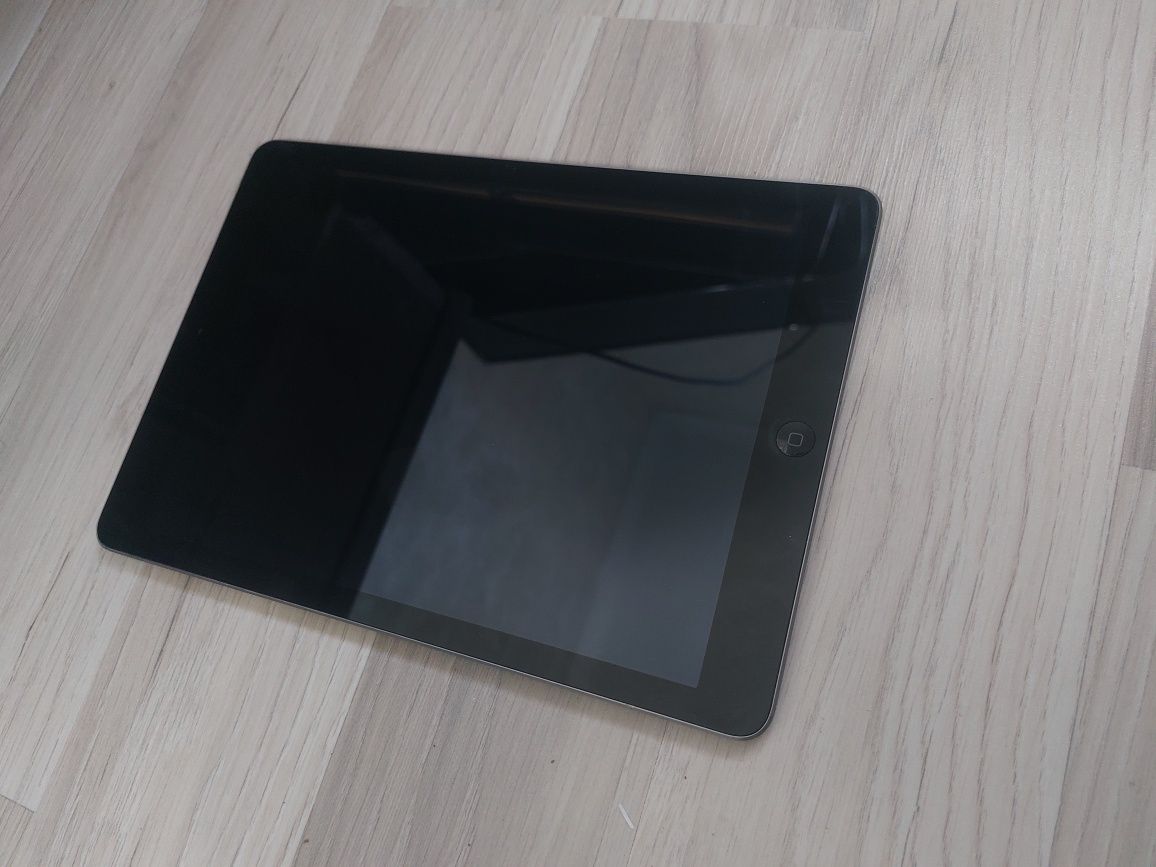Планшет IPad air a1474
