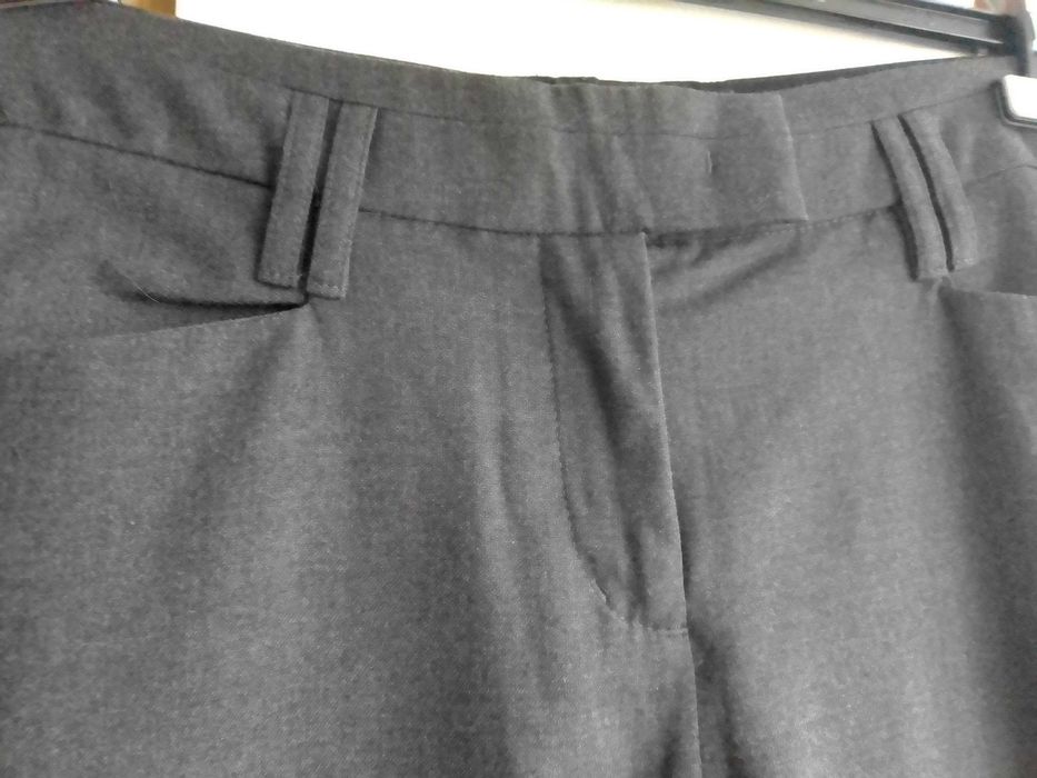 Дамски панталон от сив плат