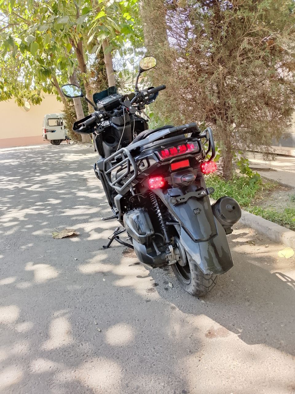 Gst Tank black 2024