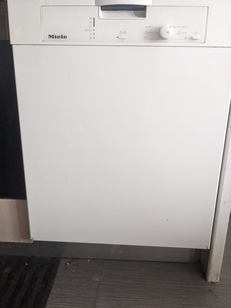 Миялна машина Miele