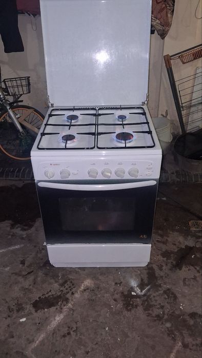 Срочно продаётся газ плита  Гефест Беларусь 60x60x85 хороший састийана