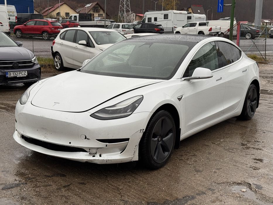 Tesla Model 3 SR+ 2020 usor avariat