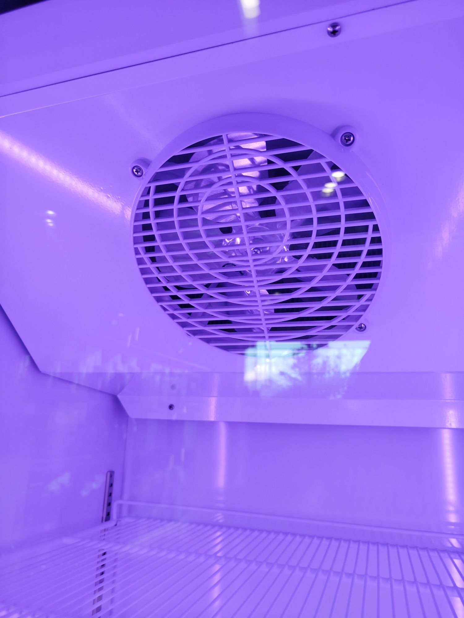 Витринный морозильник Aiwa / Vitrina morozilka Aiwa